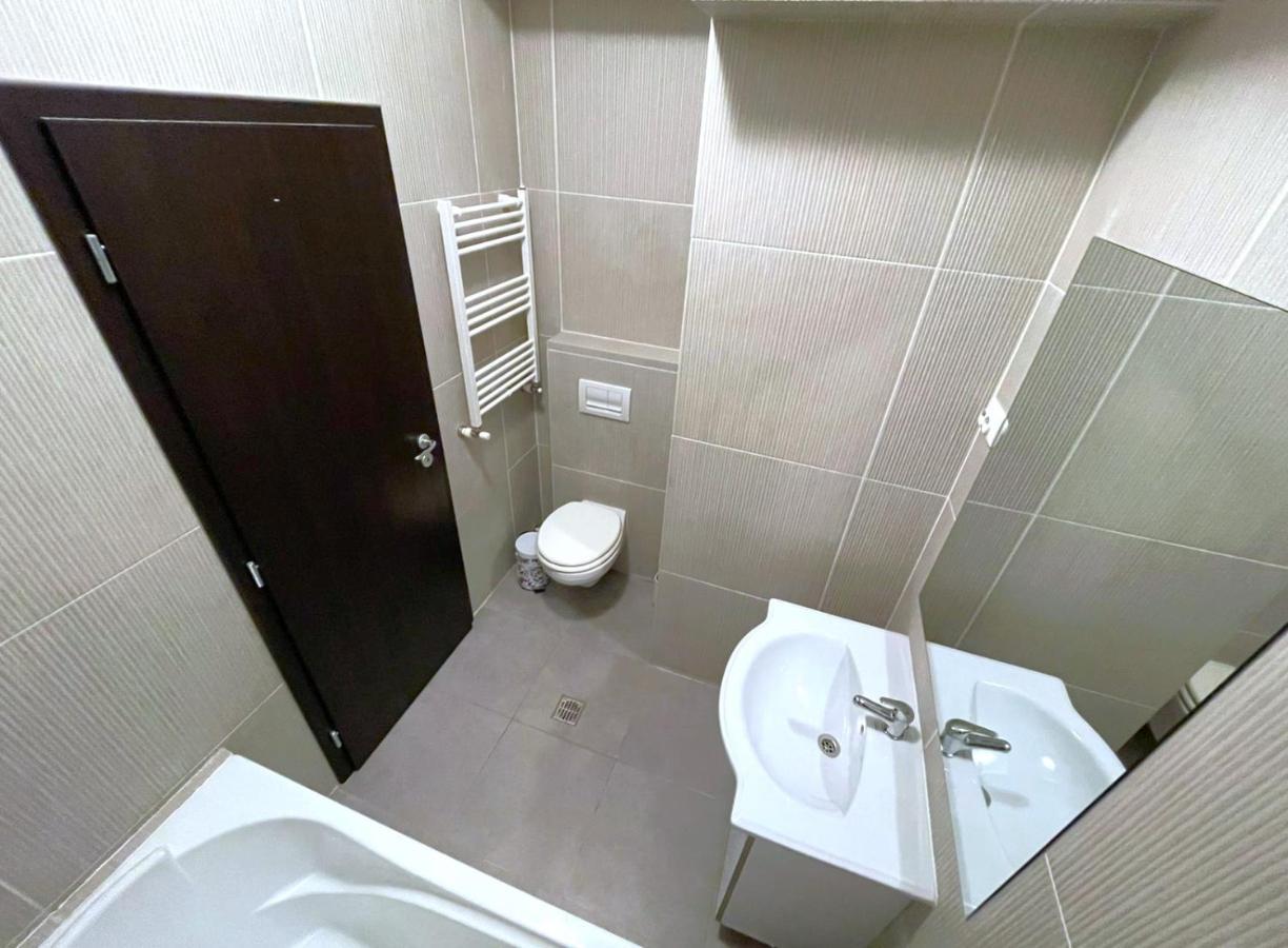 Taste Of Iasi - Two Room Apartment - Central - Sunset Touch Buitenkant foto