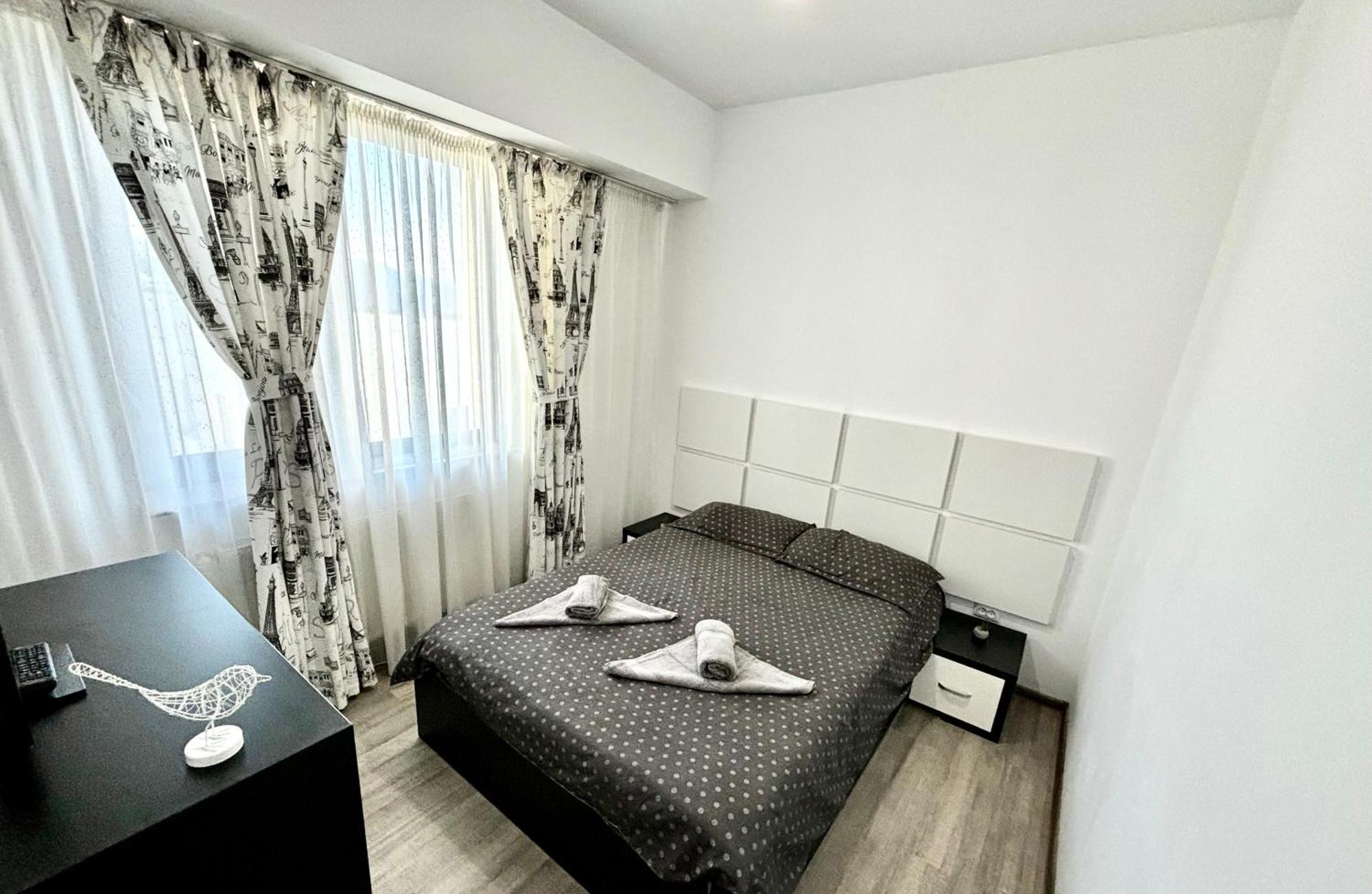 Taste Of Iasi - Two Room Apartment - Central - Sunset Touch Buitenkant foto